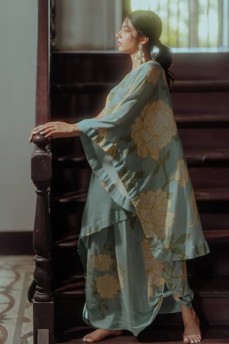 Paulmi And Harsh One Shoulder Printed Tunic & Skirt Set 