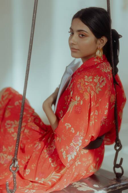 Buy_Paulmi And Harsh_Red Dress Pure Crepe And Inner Shantoon Rose Print Collared Shirt With Belt _Online_at_Aza_Fashions