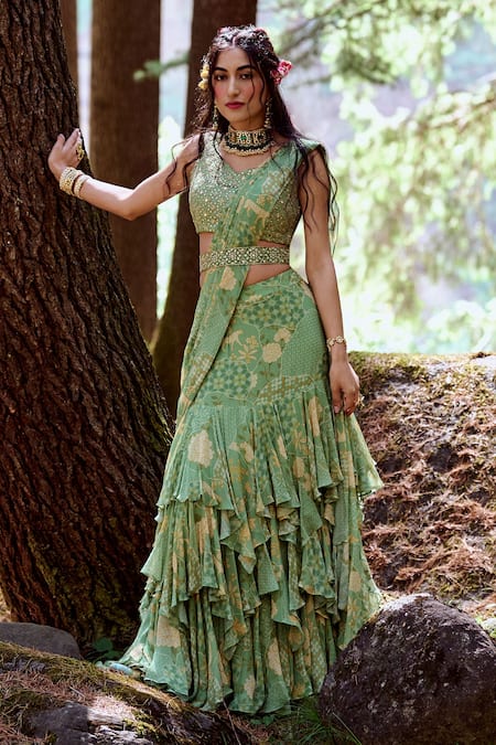 Paulmi And Harsh Green Georgette And Organza Geometric Print, Mirror, Pre-draped Saree With Blouse Online at Aza Fashions Paulmi And Harsh_Green Georgette And Organza Geometric Print, Mirror, Pre-draped Saree With Blouse _Online_at_Aza_Fashions