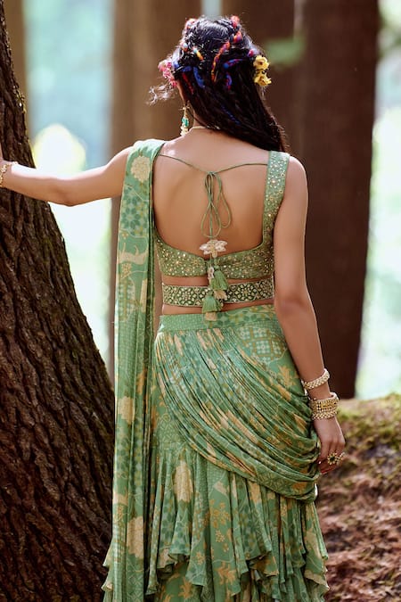 Paulmi And Harsh Green Georgette And Organza Geometric Print, Mirror, Pre-draped Saree With Blouse at Aza Fashions Paulmi And Harsh_Green Georgette And Organza Geometric Print, Mirror, Pre-draped Saree With Blouse _at_Aza_Fashions