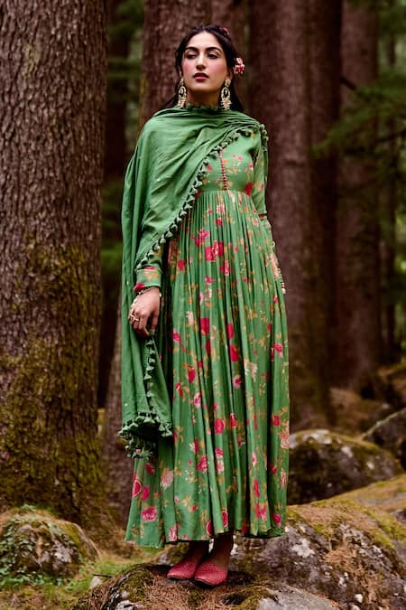 Buy Paulmi And Harsh Green Anarkali Silk And Dupatta Mul Anar Print & Zari V Neck With Online at Aza Fashions Buy_Paulmi And Harsh_Green Anarkali Silk And Dupatta Mul Anar Print & Zari V Neck With _Online_at_Aza_Fashions
