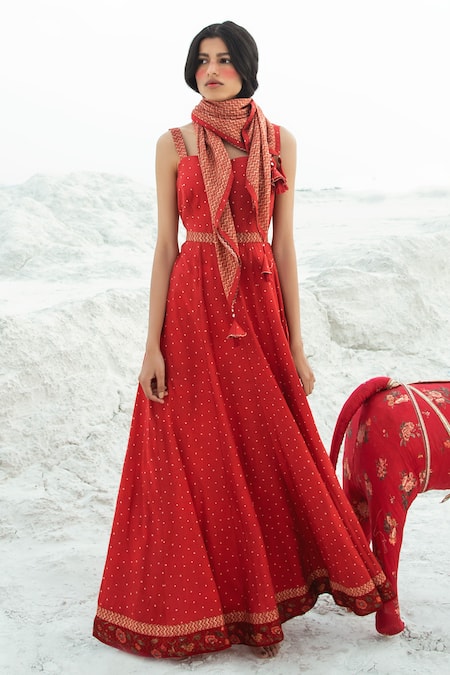 Paulmi and Harsh Red Crepe Printed Maxi Dress With Scarf