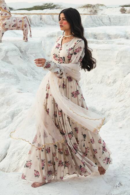 Buy Paulmi And Harsh White Anarkali Cotton Silk, Georgette Dupatta Net V Neck Printed With Online at Aza Fashions Buy_Paulmi And Harsh_White Anarkali Cotton Silk, Georgette Dupatta Net V Neck Printed With_Online_at_Aza_Fashions