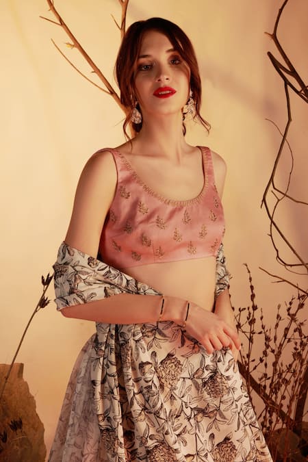 Buy House Of Hiya White Scoop Neck Floral Print Lehenga Set Online at Aza Fashions Buy_House Of Hiya_White Scoop Neck Floral Print Lehenga Set _Online_at_Aza_Fashions