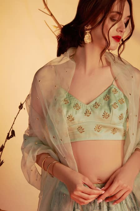 Buy House Of Hiya White V Neck Floral Print Lehenga Set Online at Aza Fashions Buy_House Of Hiya_White V Neck Floral Print Lehenga Set _Online_at_Aza_Fashions