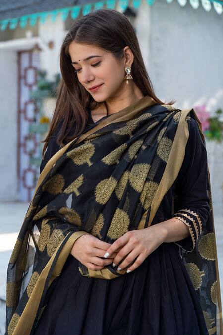 Pheeta_Black Cotton Plain Round Back Tassel Anarkali Set_at_Aza_Fashions