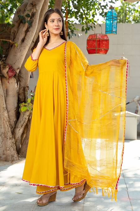 Calmna Falak Yellow Gotapatti Anarkali Suit Set