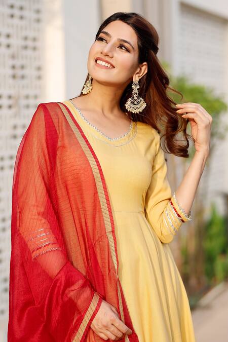 Pheeta_Yellow Rayon Plain Gota Trims V Neck Border Anarkali Set _at_Aza_Fashions