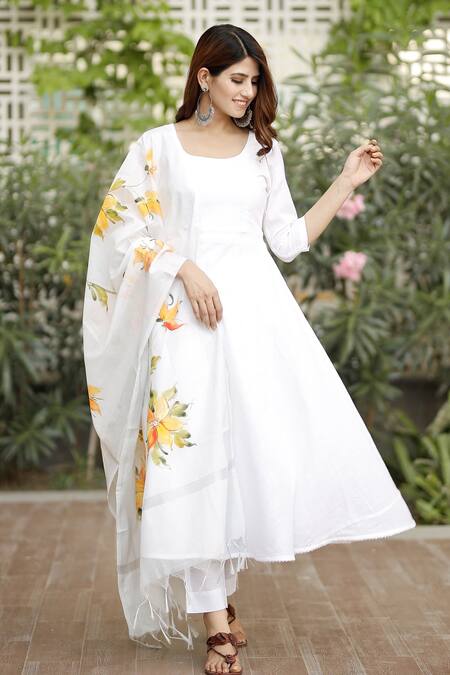 Shop_Pheeta_White Cotton Plain U Neck Anarkali Set With Chanderi Dupatta_Online_at_Aza_Fashions