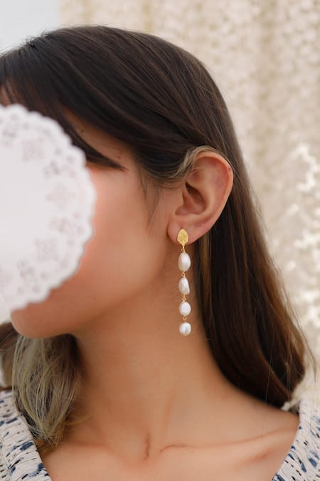 Do Taara Baroque Pearl Dangler Earrings 