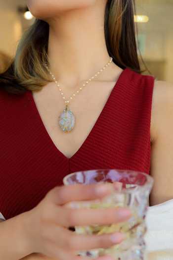 Do Taara_Gold Plated Semi-precious Stones Embellished Pendant Necklace_Online_at_Aza_Fashions