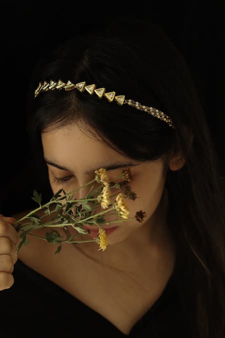 Do Taara_Gold Kundan Multi Layer Hairband _Online_at_Aza_Fashions