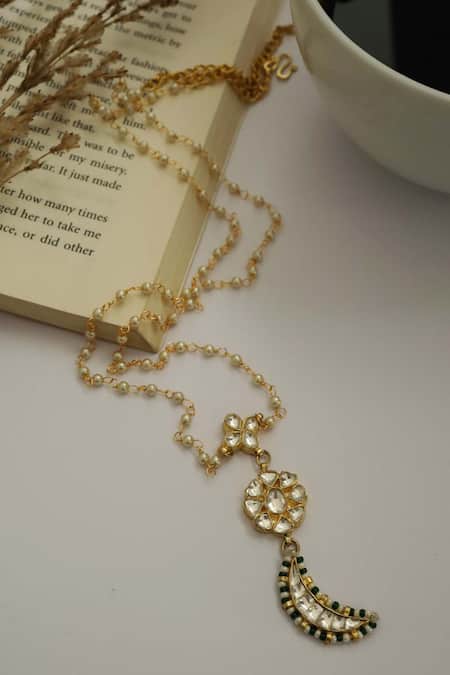 Do Taara Crescent Moon Kundan Necklace 
