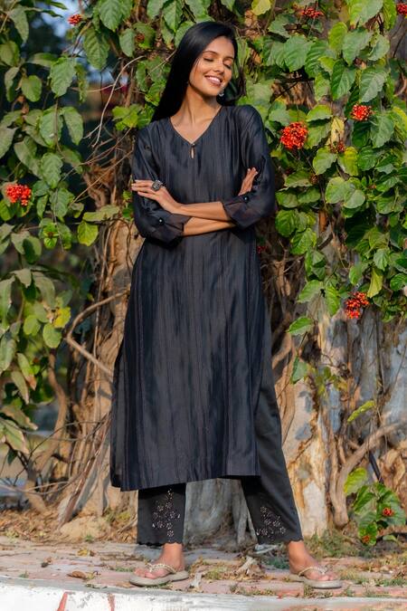 Buy Black Handcrafted Straight Chanderi Kurta for Women | FGMK23-286 |  Farida Gupta