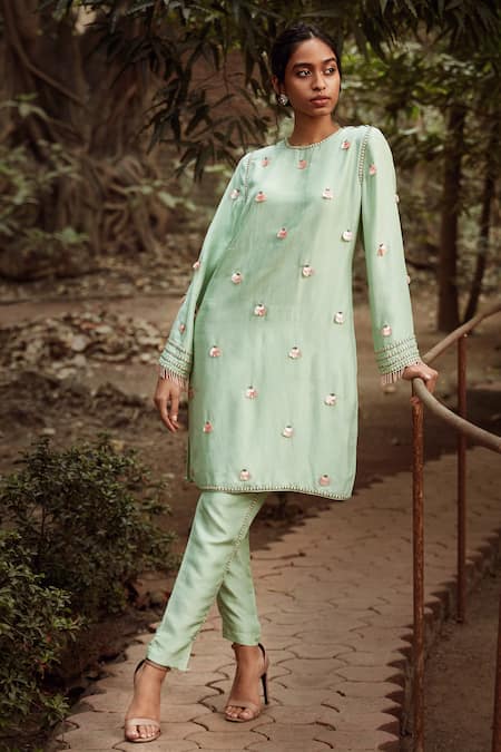 Iris Blue Kashmiri Tilla Embroidered Kurta Set – Talking Threads