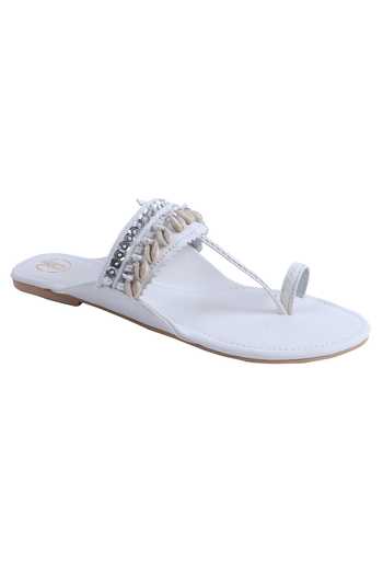 Shop PREET KAUR White Embroidery Kolhapuri Sandals at Aza Fashions Shop_PREET KAUR_White Embroidery Kolhapuri Sandals_at_Aza_Fashions