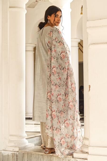 Shop Palak & Mehak Green Organza, Dupion Silk Floral High Neck Placement Embroidered Kurta Set Online at Aza Fashions Shop_Palak & Mehak_Green Organza, Dupion Silk Floral High Neck Placement Embroidered Kurta Set _Online_at_Aza_Fashions