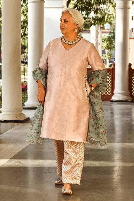 Palak & Mehak Purple Organza, Dupion Silk Floral V Neck Placement Embroidered Kurta Set Online at Aza Fashions Palak & Mehak_Purple Organza, Dupion Silk Floral V Neck Placement Embroidered Kurta Set _Online_at_Aza_Fashions