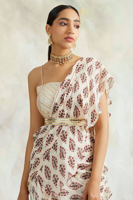 Buy Off White Saree Viscose Georgette Border With Bishop Sleeve Blouse For  Women by Aariyana Couture Online at Aza Fashions.