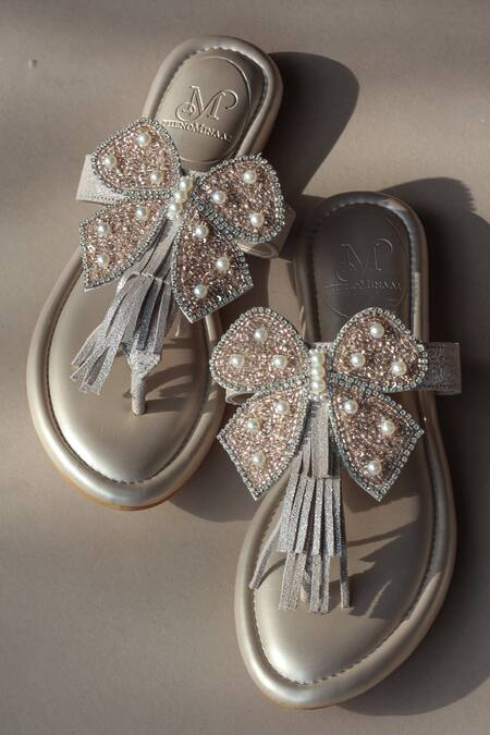 PHENOMINAAL_Beige Hand Embroidered Bow Flat Sandals _Online_at_Aza_Fashions