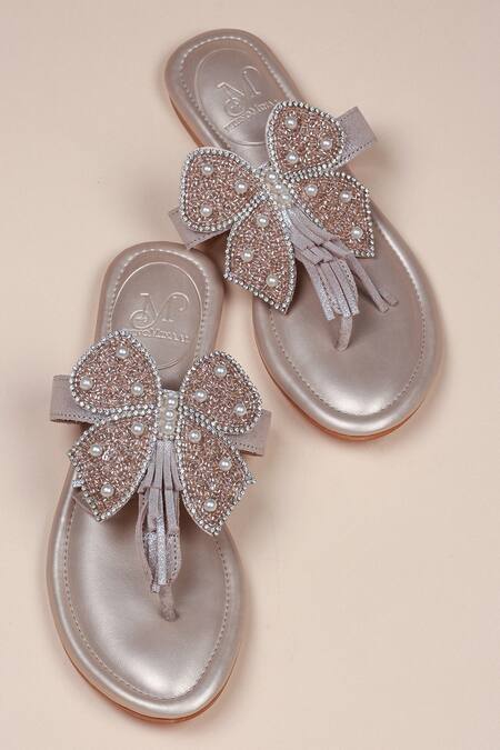 Buy_PHENOMINAAL_Beige Hand Embroidered Bow Flat Sandals _Online_at_Aza_Fashions