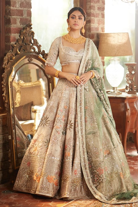 Photo of Pastel Peach Lehenga with Gold Work and Emerald Jewelry | Indian  bridal lehenga, Indian bridal wear, Indian bridal fashion