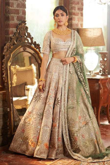 Peach Bridal Lehenga 2021 | Pink bridal lehenga, Indian bridal fashion,  Indian bride outfits