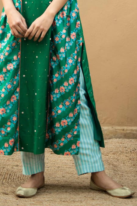 Shop Pita Nila Green Cotton Satin, Bangalore V Neck Panelled Kurta And Pant Set at Aza Fashions Shop_Pita Nila_Green Cotton Satin, Bangalore V Neck Panelled Kurta And Pant Set _at_Aza_Fashions
