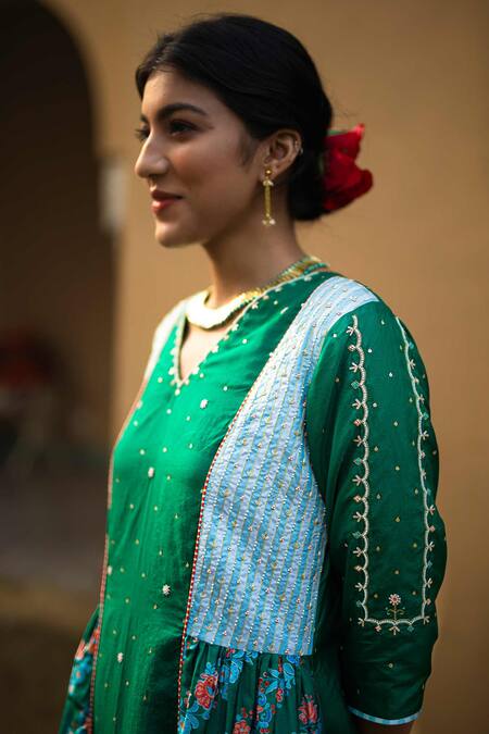 Pita Nila Green Cotton Satin, Bangalore V Neck Panelled Kurta And Pant Set Online at Aza Fashions Pita Nila_Green Cotton Satin, Bangalore V Neck Panelled Kurta And Pant Set _Online_at_Aza_Fashions