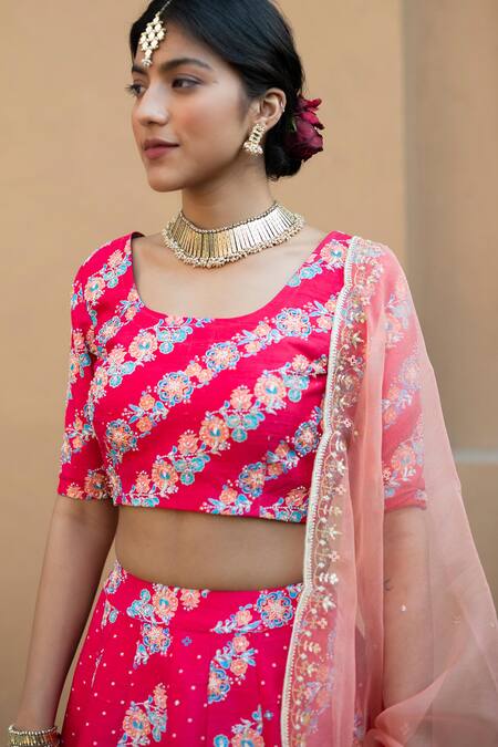 Shop Pita Nila Red Raw , Organza U Neck Printed Lehenga Set at Aza Fashions Shop_Pita Nila_Red Raw , Organza U Neck Printed Lehenga Set _at_Aza_Fashions