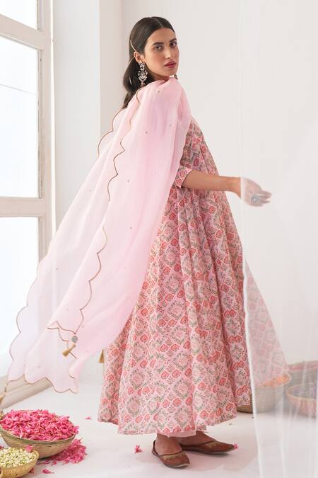 Negra Elegante Pink Organza, Cotton Silk Digital Print, Mirror Work Square Peony Anarkali Set Online at Aza Fashions Negra Elegante_Pink Organza, Cotton Silk Digital Print, Mirror Work Square Peony Anarkali Set _Online_at_Aza_Fashions