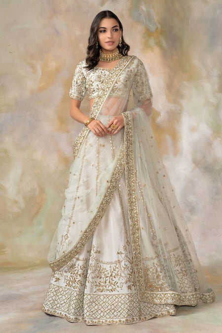 Pooja Peshoria Silk Embroidered Bridal Lehenga Set 