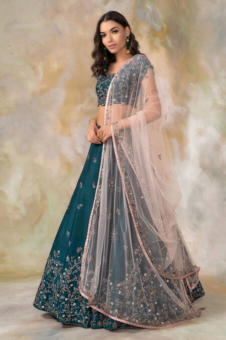 Pooja Peshoria Green Raw Silk Round Embroidered Bridal Lehenga Set Online at Aza Fashions Pooja Peshoria_Green Raw Silk Round Embroidered Bridal Lehenga Set _Online_at_Aza_Fashions