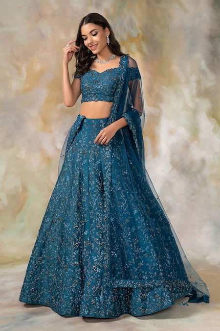 Latest Bridal lehenga Blouse Designs For Your Dreamy Indian Bridal lehenga  – The Wedding Post 💌