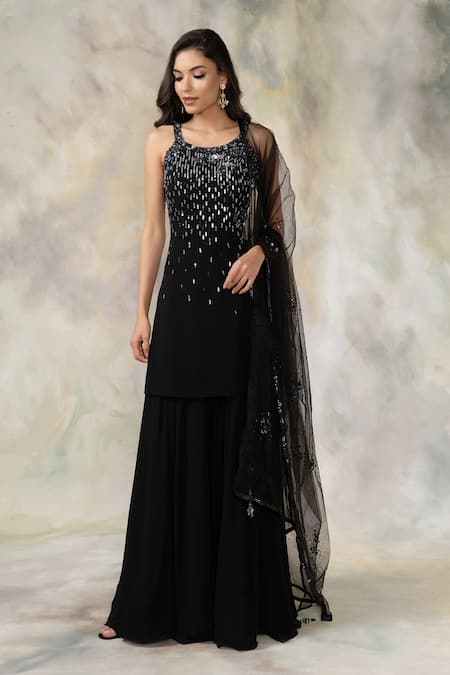 Pooja Peshoria Embellished Kurta Set 