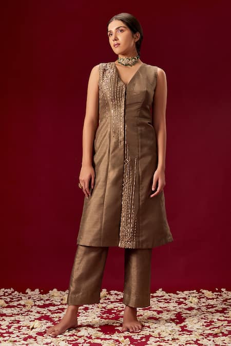 Masumi Mewawalla Embroidered Kurta & Pant Set 