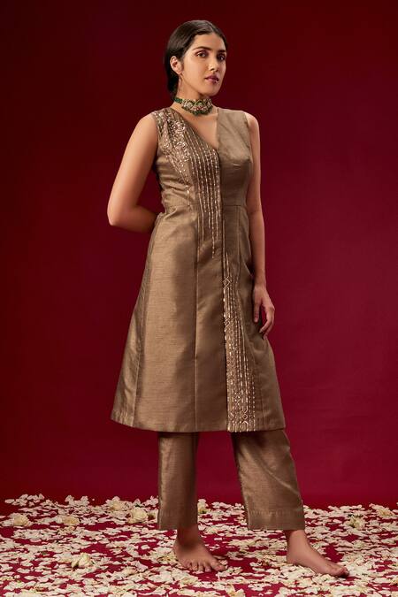 Masumi Mewawalla_Brown Dupion Silk Embroidery V Neck Kurta And Pant Set  _Online_at_Aza_Fashions