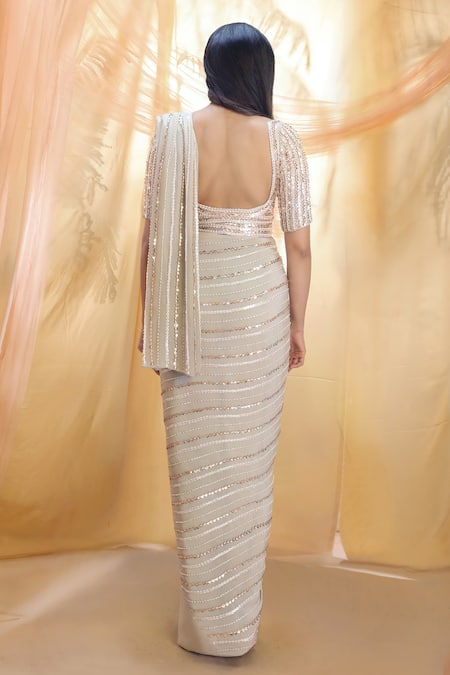 Masumi Mewawalla_Green Silk, Crepe Leaf Neck Embroidered Saree With Blouse _Online_at_Aza_Fashions