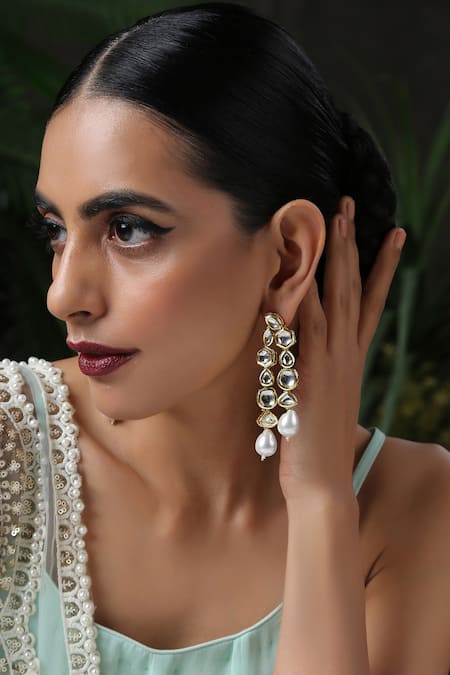 Kundan deals pearl earrings