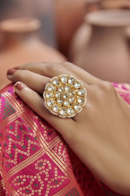 Amazon.com: White Round Kundan Ring With Kundan Flower 2 Finger Ring  Adjustable Indian Tradtional Two Finger Indian Punjabi Wedding Jewelry Easy  To Wear : Handmade Products