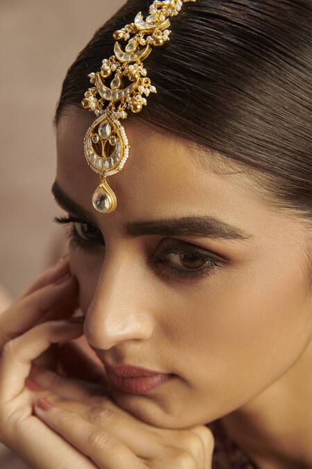 Paisley Pop_Gold Plated Kundan Maangtikka  _Online_at_Aza_Fashions