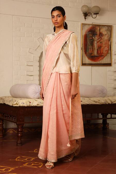 Prama By Pratima Pandey Pink Silk Handwoven Chanderi Round Saree Set Online at Aza Fashions Prama By Pratima Pandey_Pink Silk Handwoven Chanderi Round Saree Set _Online_at_Aza_Fashions