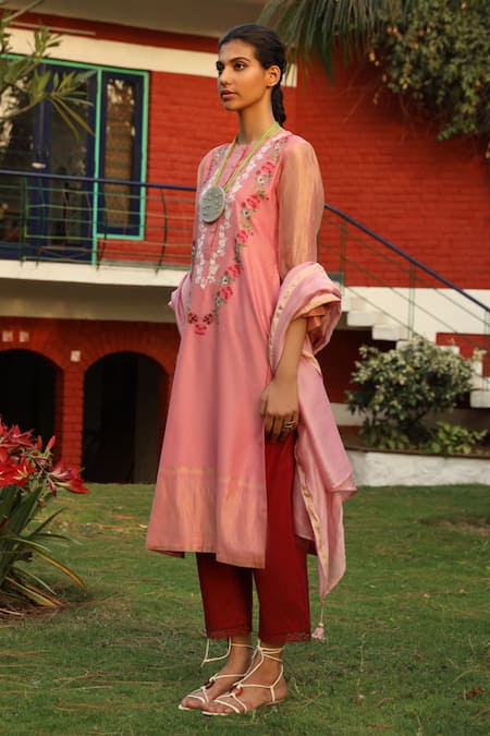 Prama By Pratima Pandey Pink Cotton, Silk Maheshwari Round Kurta Set Online at Aza Fashions Prama By Pratima Pandey_Pink Cotton, Silk Maheshwari Round Kurta Set _Online_at_Aza_Fashions
