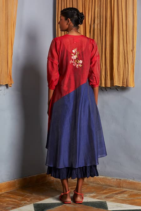 Shop Prama By Pratima Pandey Blue Silk Maheshwari V Neck Embroidered Tunic at Aza Fashions Shop_Prama By Pratima Pandey_Blue Silk Maheshwari V Neck Embroidered Tunic _at_Aza_Fashions