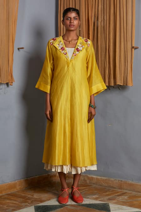Prama By Pratima Pandey Yellow Silk Maheshwari V Neck Embroidered Tunic