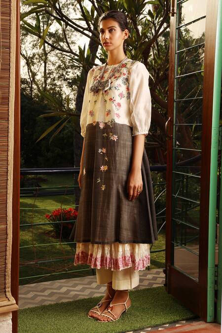 Prama By Pratima Pandey Black Cotton, Silk Maheshwari Round Kurta Set Online at Aza Fashions Prama By Pratima Pandey_Black Cotton, Silk Maheshwari Round Kurta Set _Online_at_Aza_Fashions