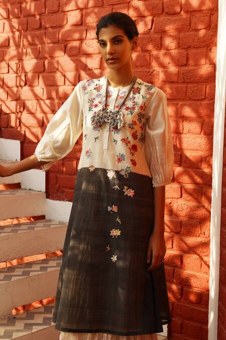 Buy Prama By Pratima Pandey Black Cotton, Silk Maheshwari Round Kurta Set Online at Aza Fashions Buy_Prama By Pratima Pandey_Black Cotton, Silk Maheshwari Round Kurta Set _Online_at_Aza_Fashions