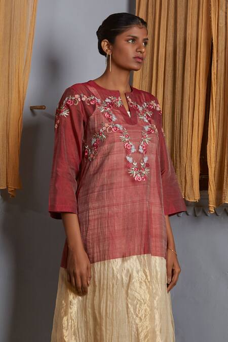 Prama By Pratima Pandey_Gold Silk Maheshwari Notched Embroidered Tunic  _Online_at_Aza_Fashions