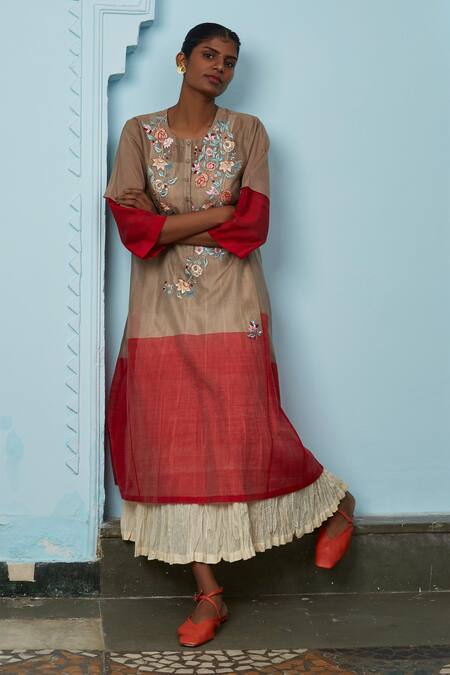 Prama By Pratima Pandey_Grey Silk Maheshwari Round Embroidered Tunic  _Online_at_Aza_Fashions