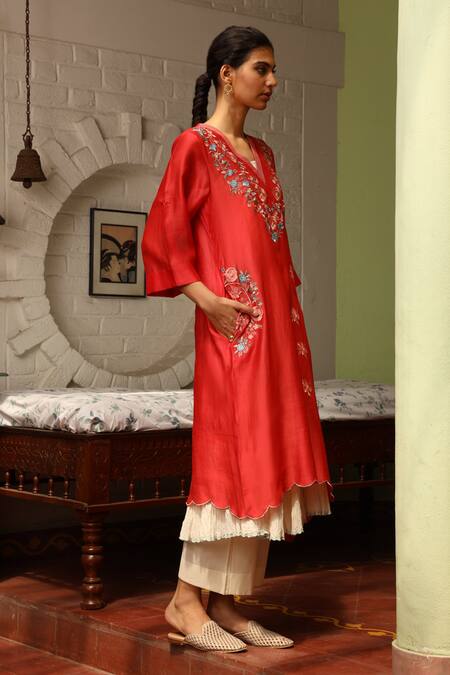 Prama By Pratima Pandey_Red Cotton, Silk Chanderi V Neck Kurta Set _Online_at_Aza_Fashions